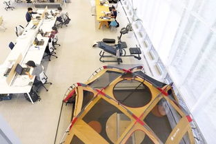 开设健身房,特设咖啡厅,还允许在办公室内搭帐篷 日企为了社畜抠破了脑袋....